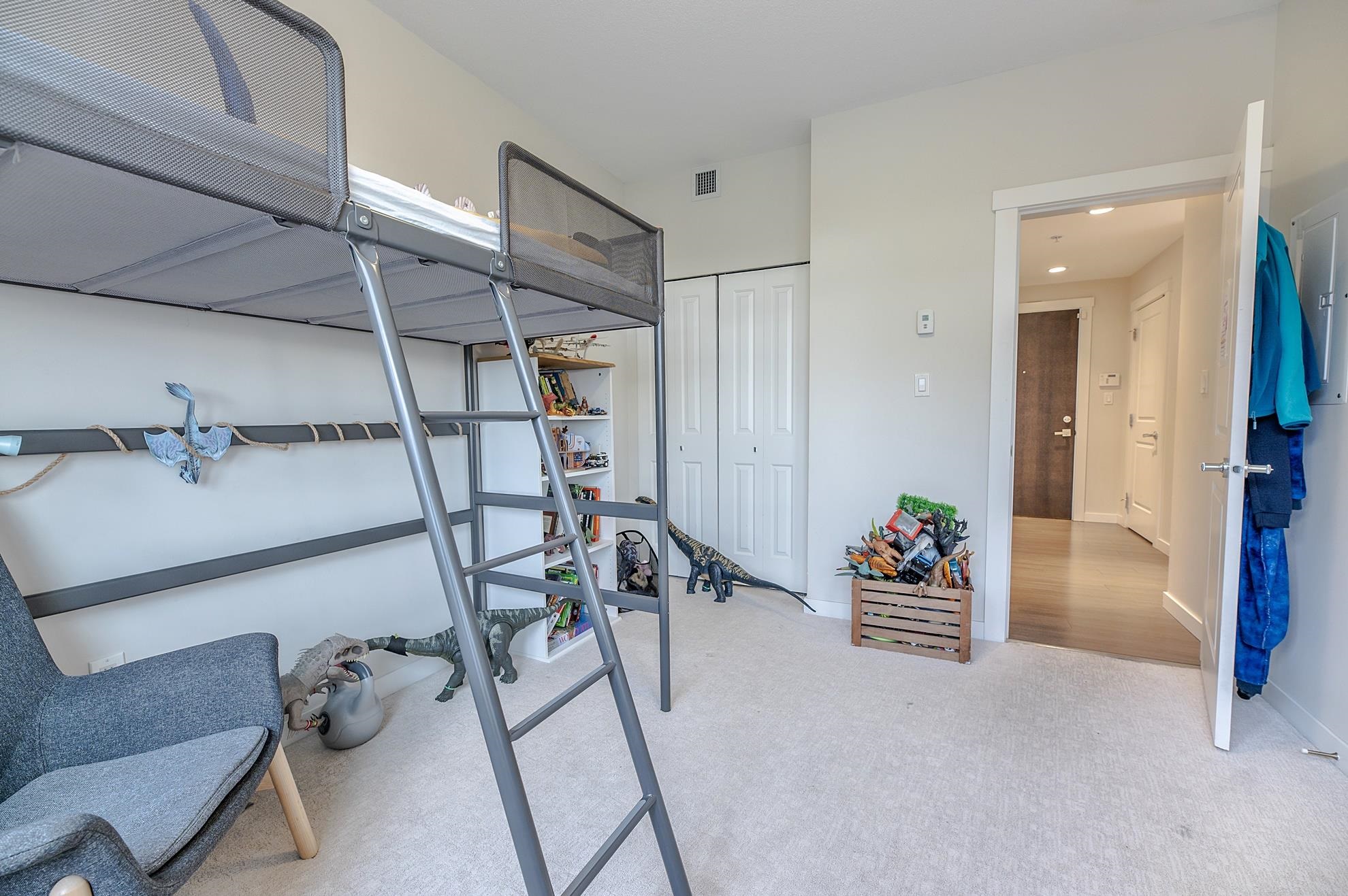 Listing image of 107 277 W 1ST STREET