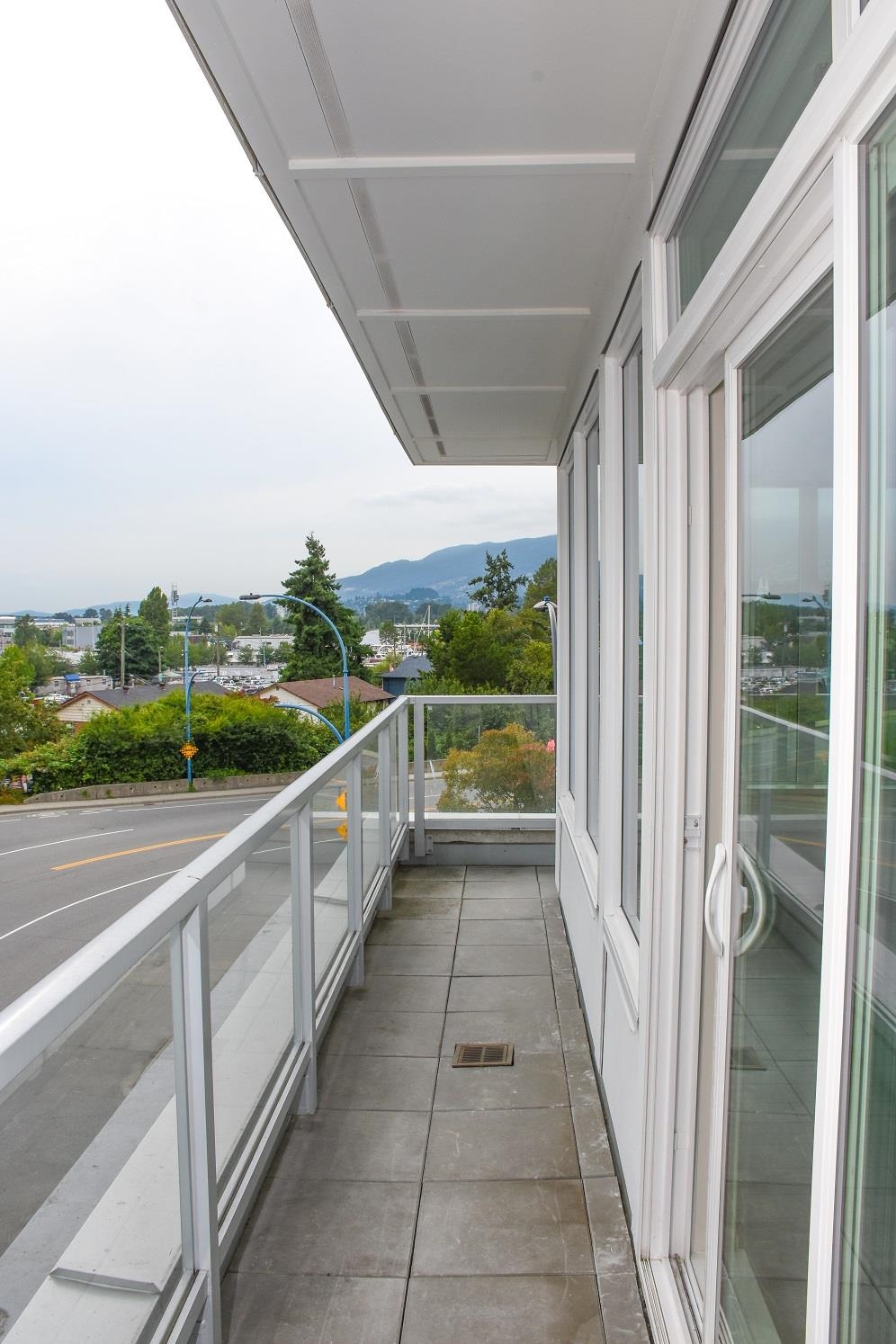 Listing image of 107 277 W 1ST STREET