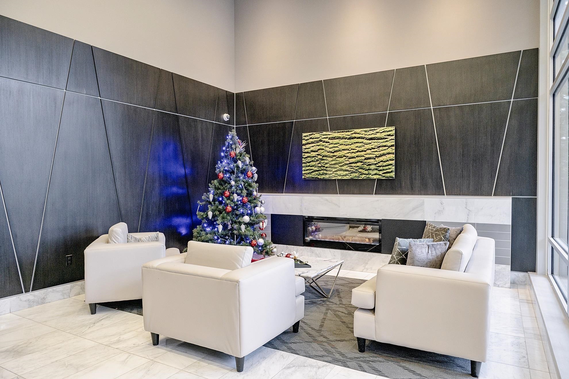 Listing image of 107 277 W 1ST STREET