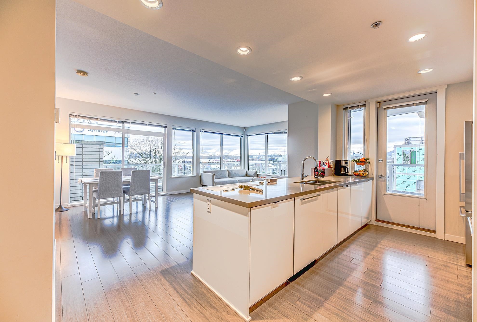 Listing image of 107 277 W 1ST STREET
