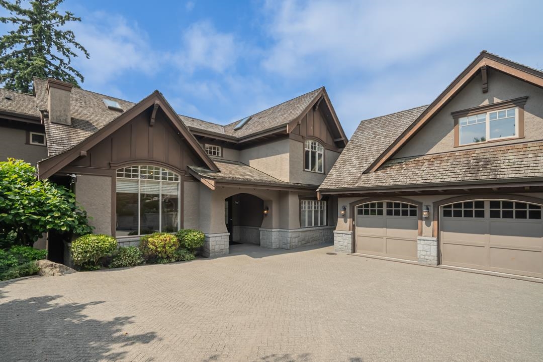Listing image of 2638 QUEENS AVENUE