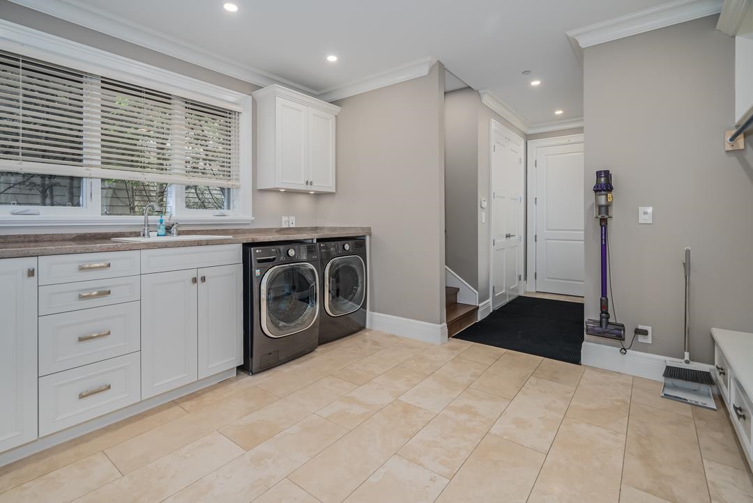 Listing image of 2638 QUEENS AVENUE