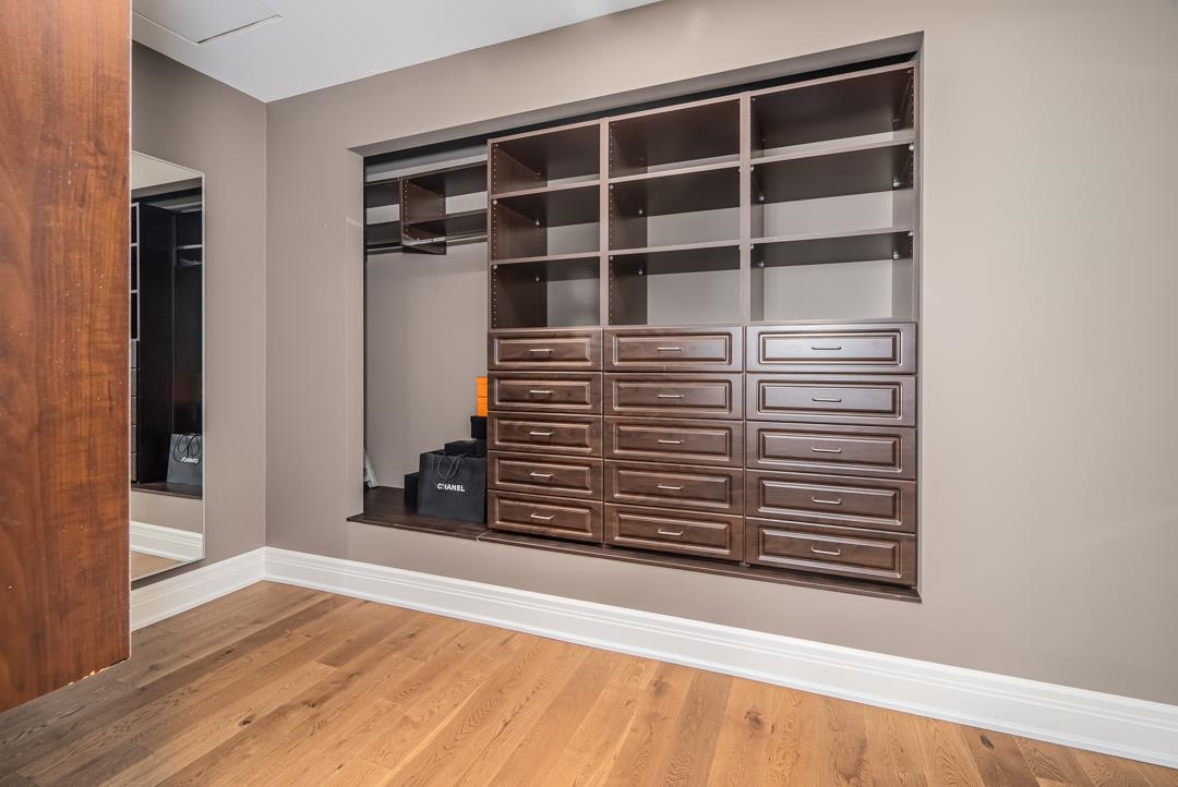 Listing image of 2638 QUEENS AVENUE