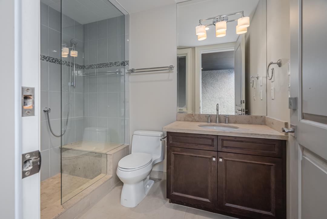 Listing image of 2638 QUEENS AVENUE