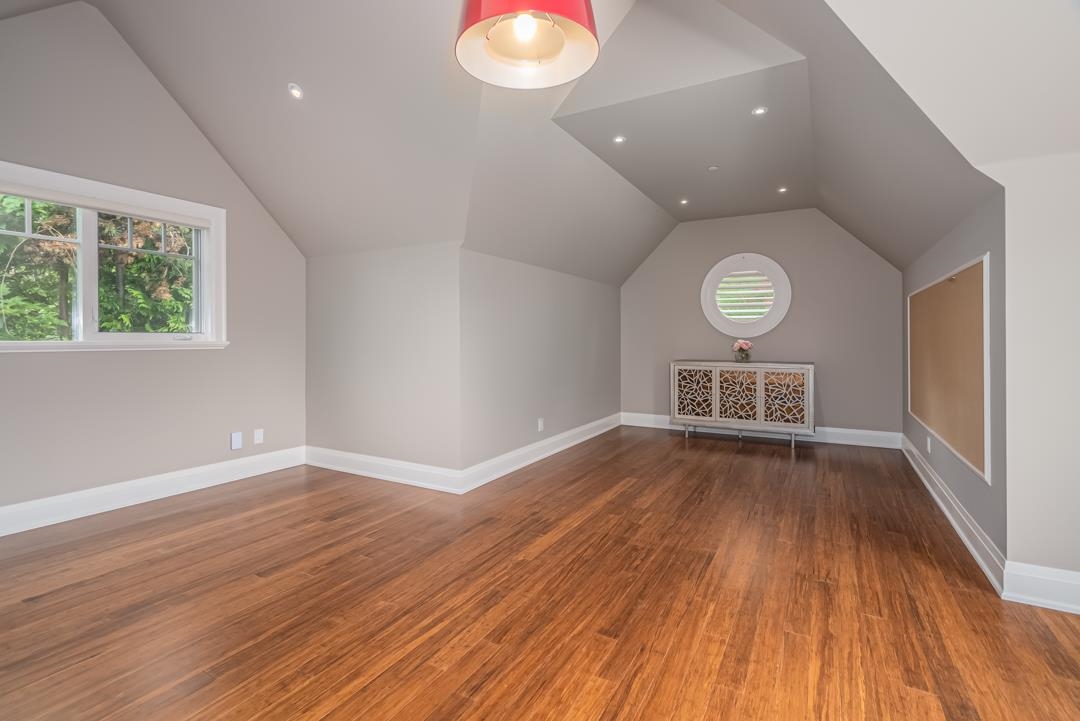 Listing image of 2638 QUEENS AVENUE