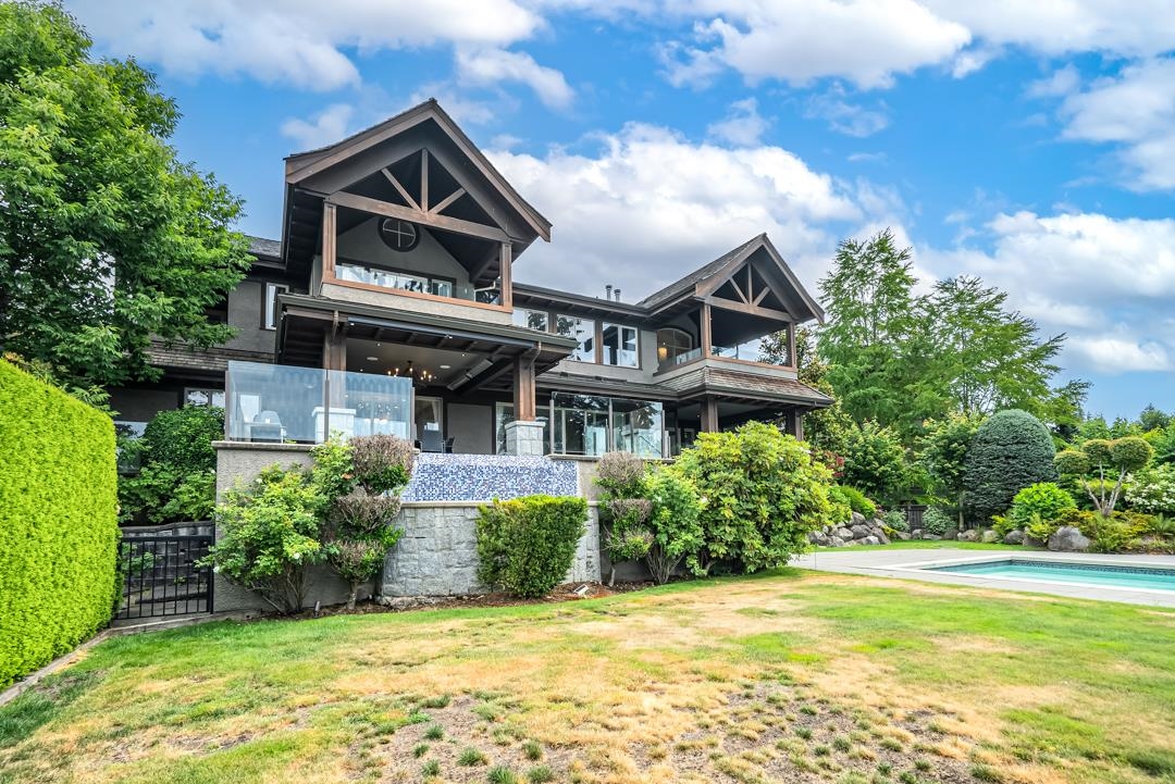 Listing image of 2638 QUEENS AVENUE