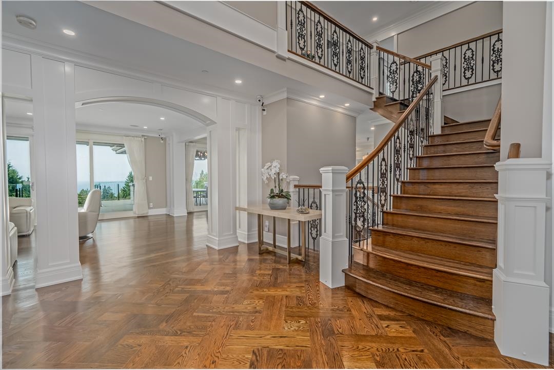 Listing image of 2638 QUEENS AVENUE