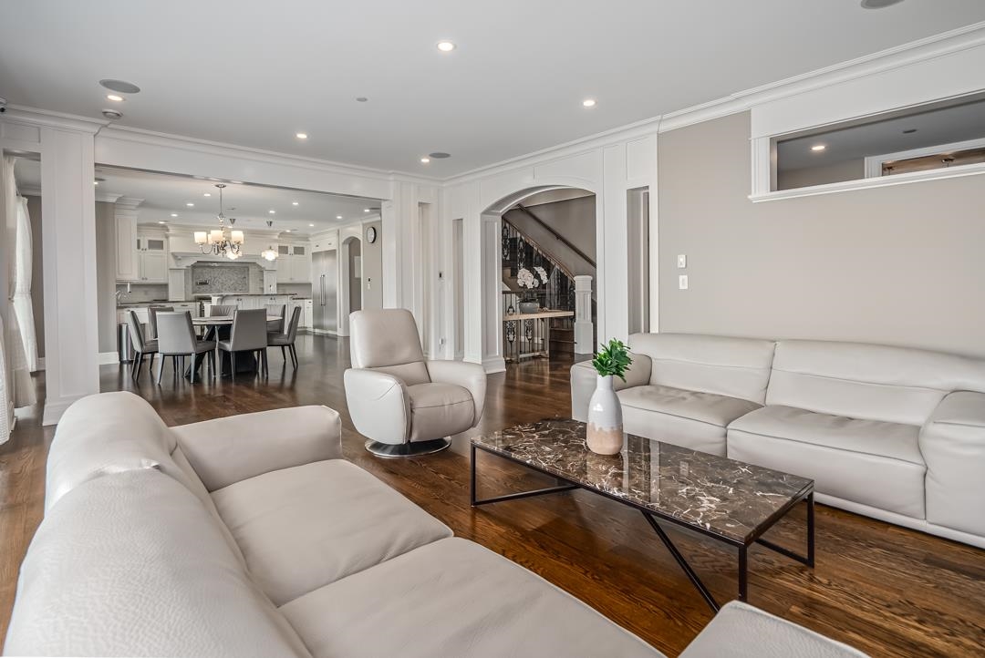 Listing image of 2638 QUEENS AVENUE