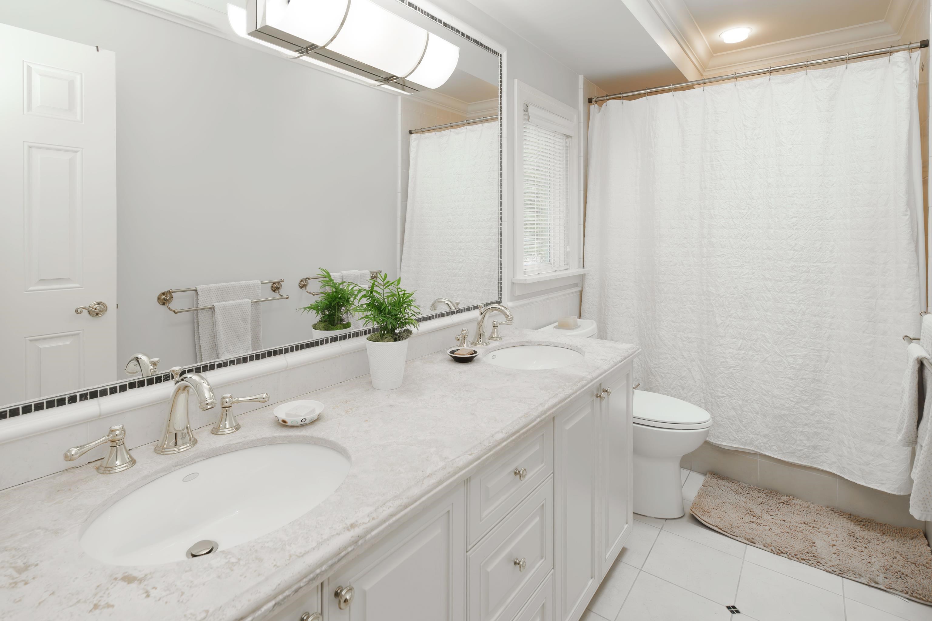 Listing image of 1170 KENDAL PLACE