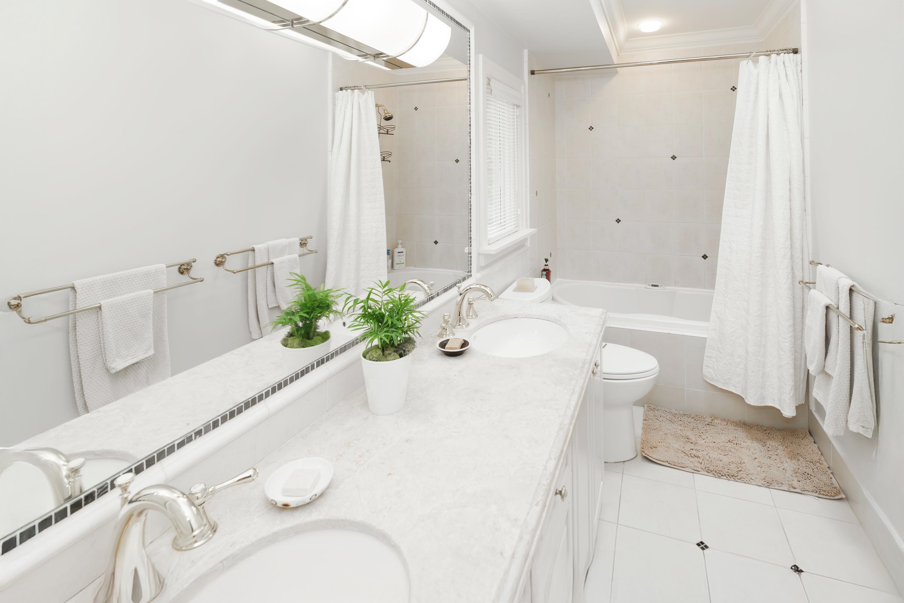 Listing image of 1170 KENDAL PLACE