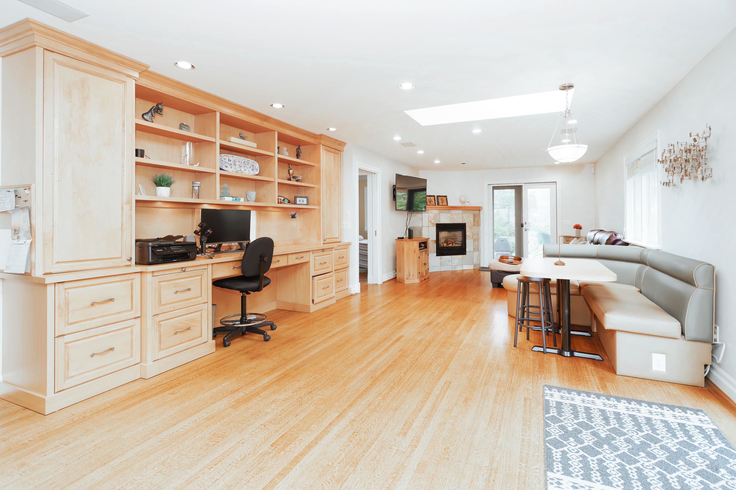 Listing image of 1170 KENDAL PLACE
