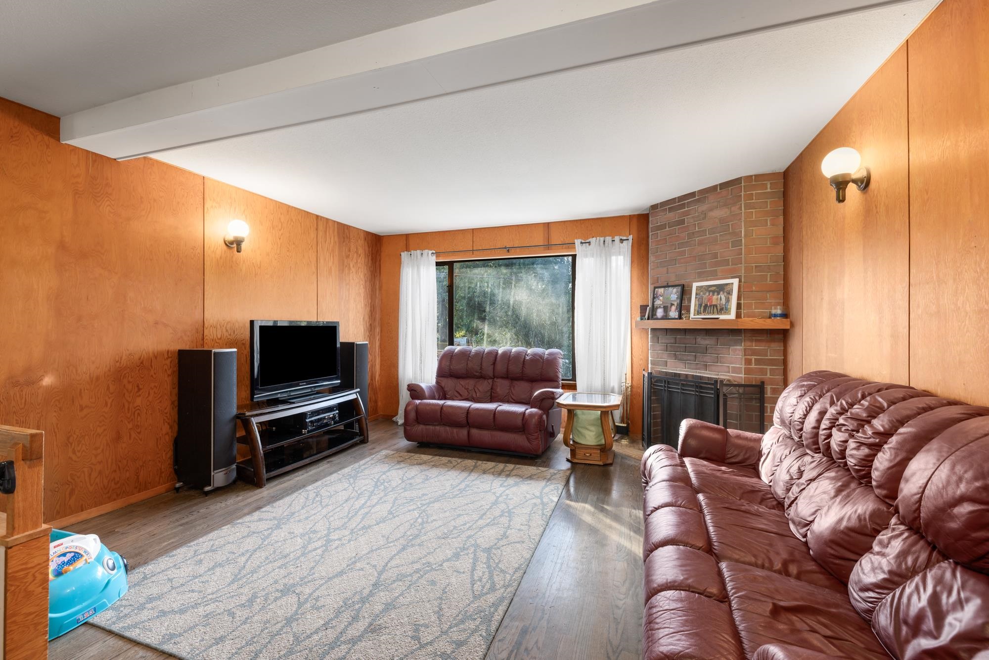 Listing image of 1090 HANDSWORTH ROAD