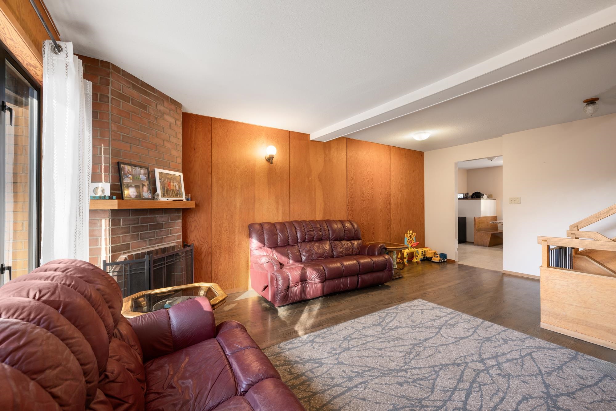 Listing image of 1090 HANDSWORTH ROAD