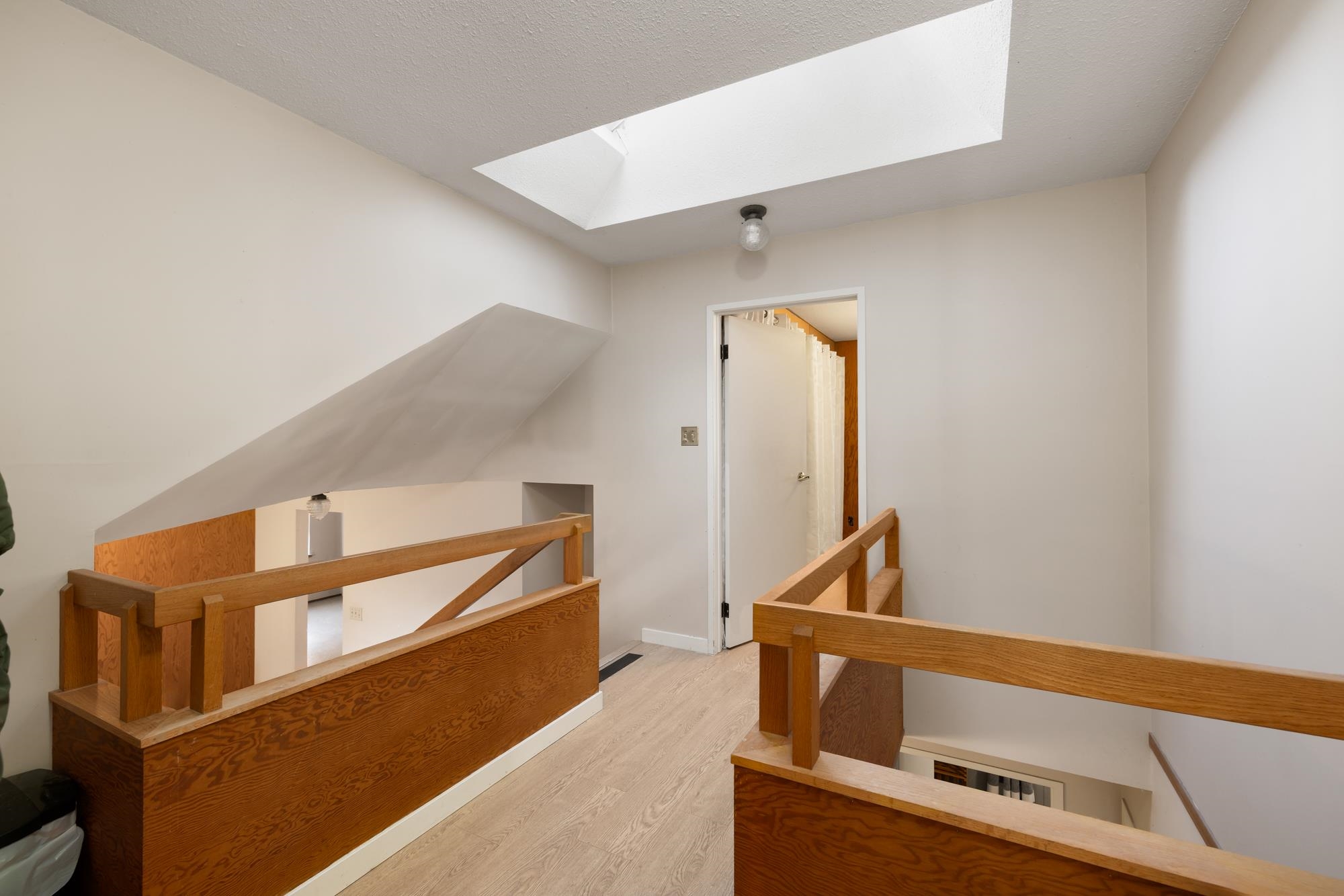 Listing image of 1090 HANDSWORTH ROAD