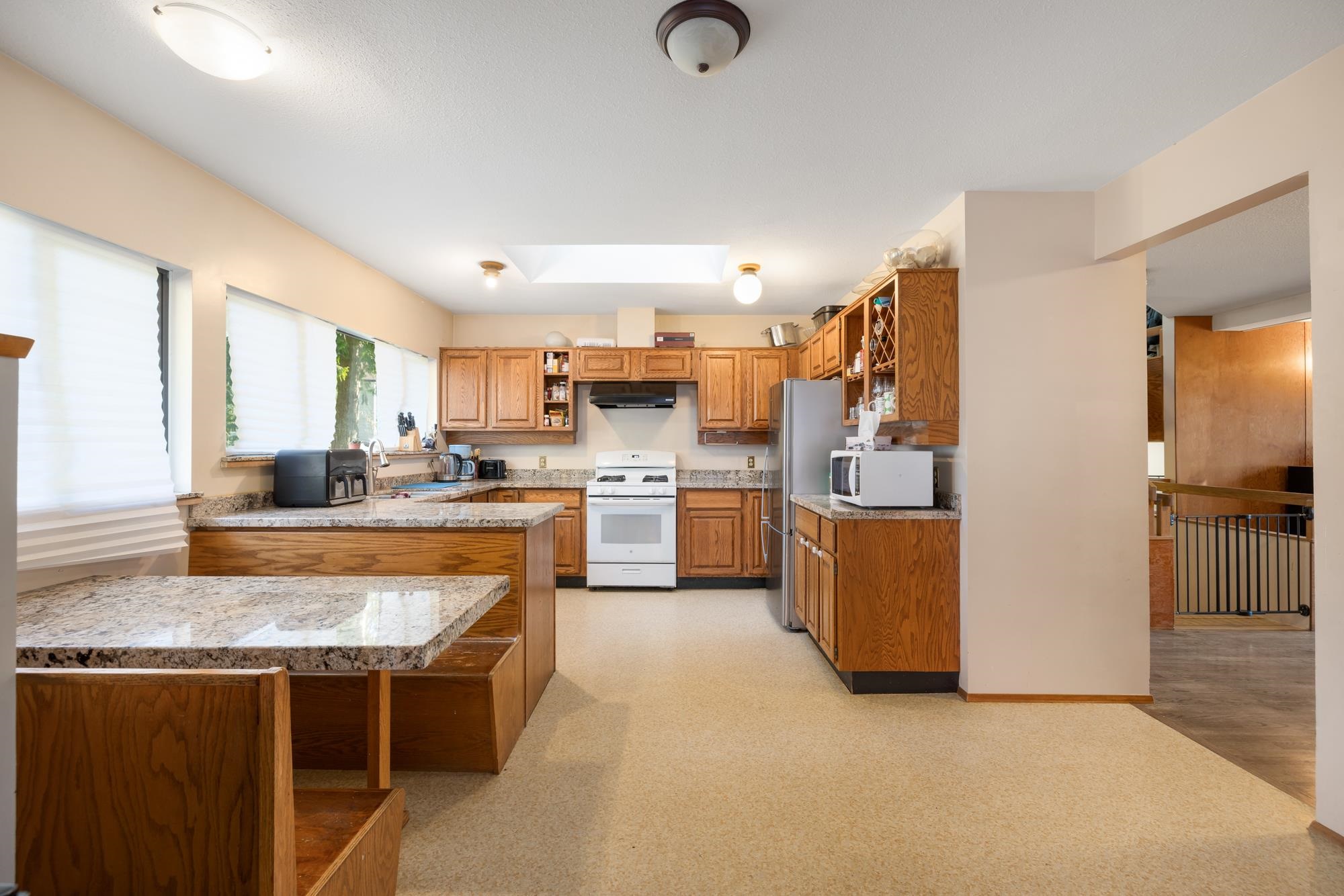 Listing image of 1090 HANDSWORTH ROAD