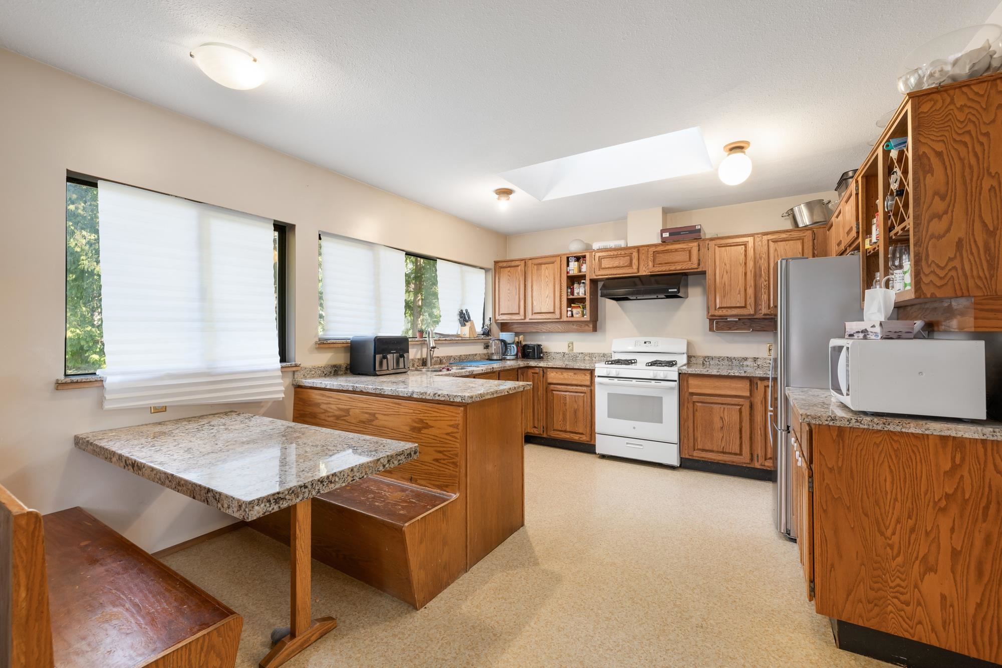 Listing image of 1090 HANDSWORTH ROAD