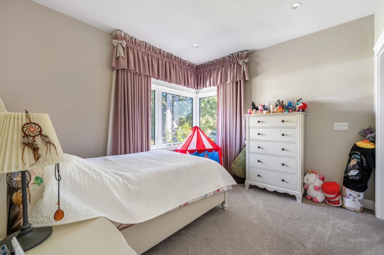 Listing image of 2616 PALMERSTON AVENUE