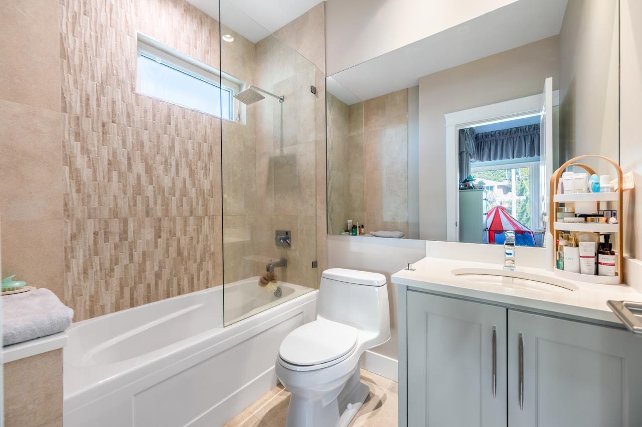 Listing image of 2616 PALMERSTON AVENUE