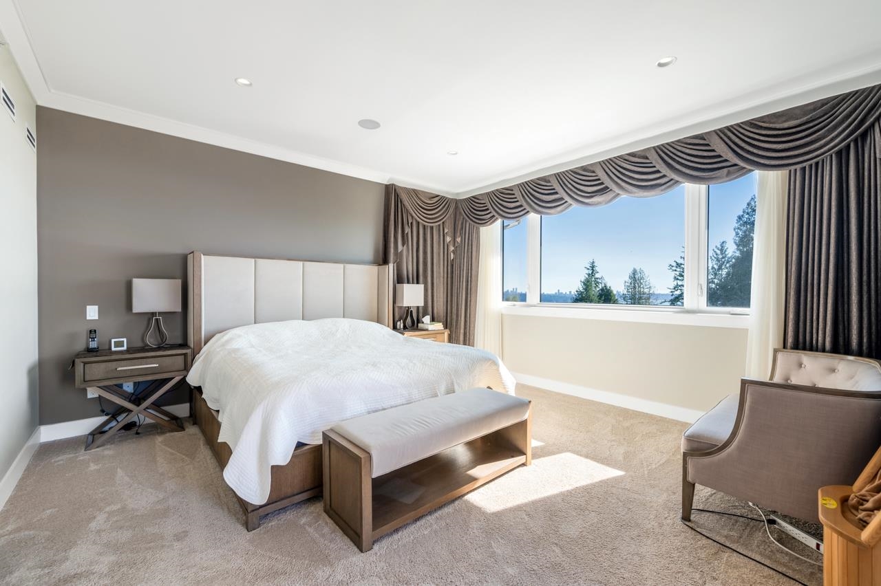 Listing image of 2616 PALMERSTON AVENUE