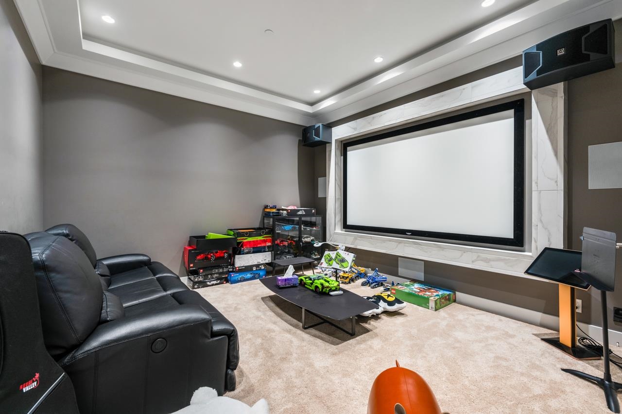 Listing image of 2616 PALMERSTON AVENUE
