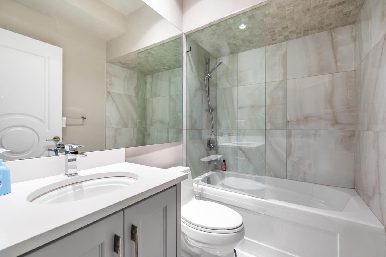 Listing image of 2616 PALMERSTON AVENUE