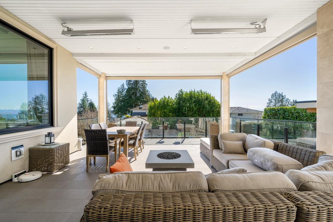 Listing image of 2616 PALMERSTON AVENUE