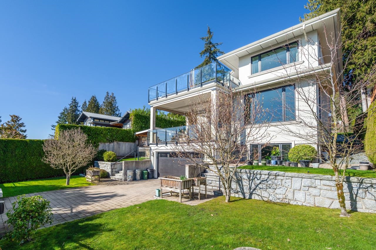 Listing image of 2616 PALMERSTON AVENUE