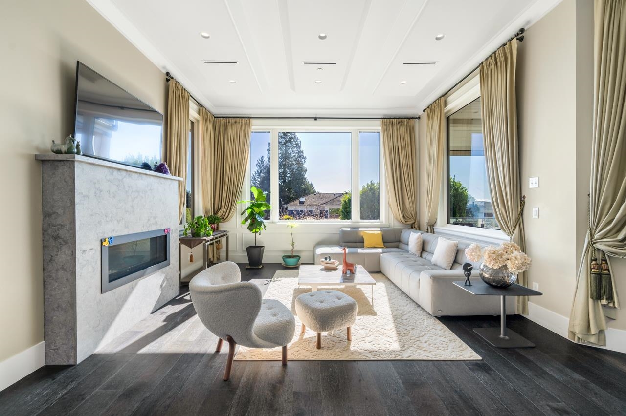Listing image of 2616 PALMERSTON AVENUE