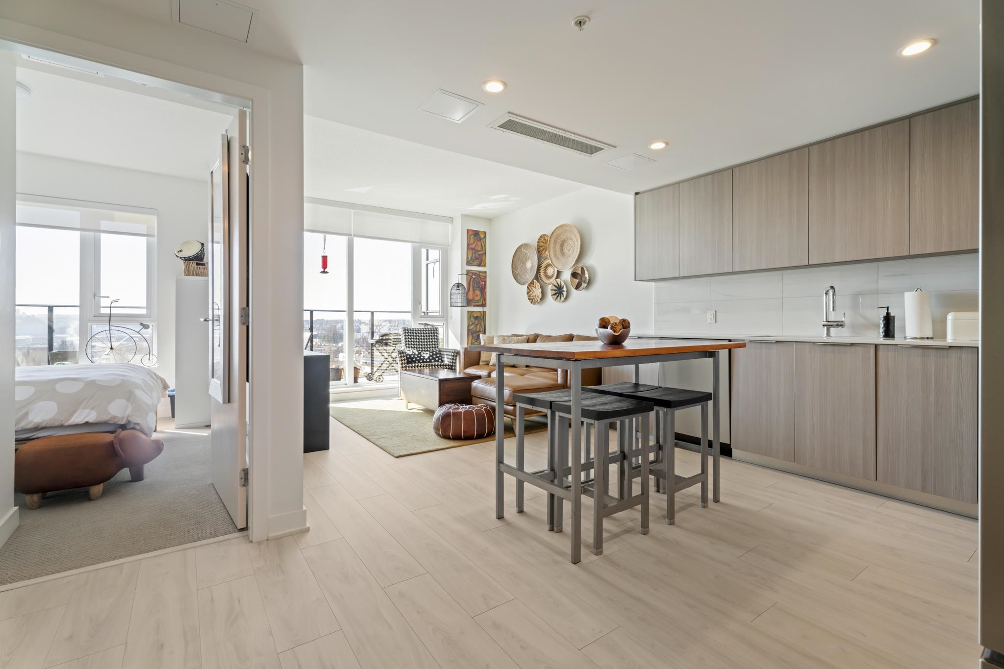 Listing image of 1004 1401 HUNTER STREET