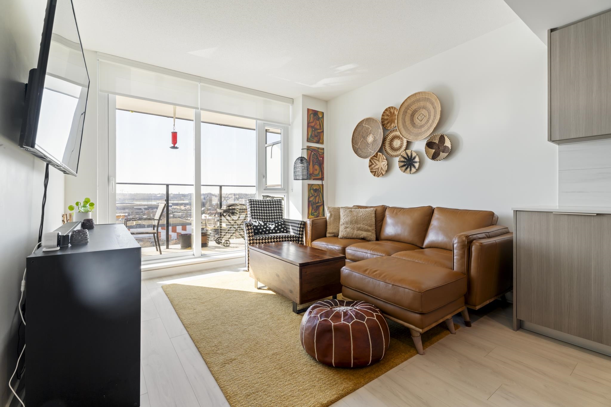 Listing image of 1004 1401 HUNTER STREET