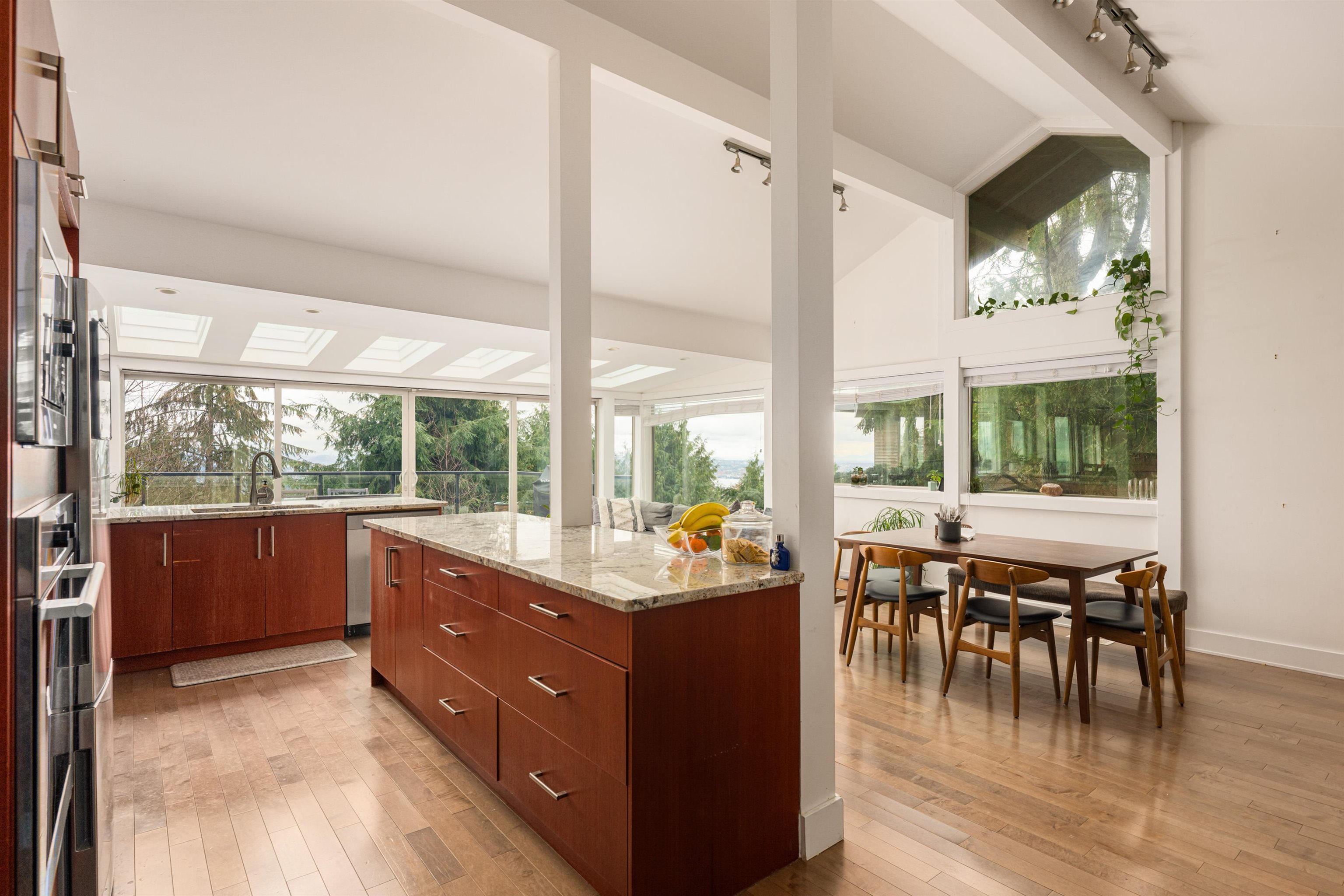 Listing image of 1448 SANDHURST PLACE