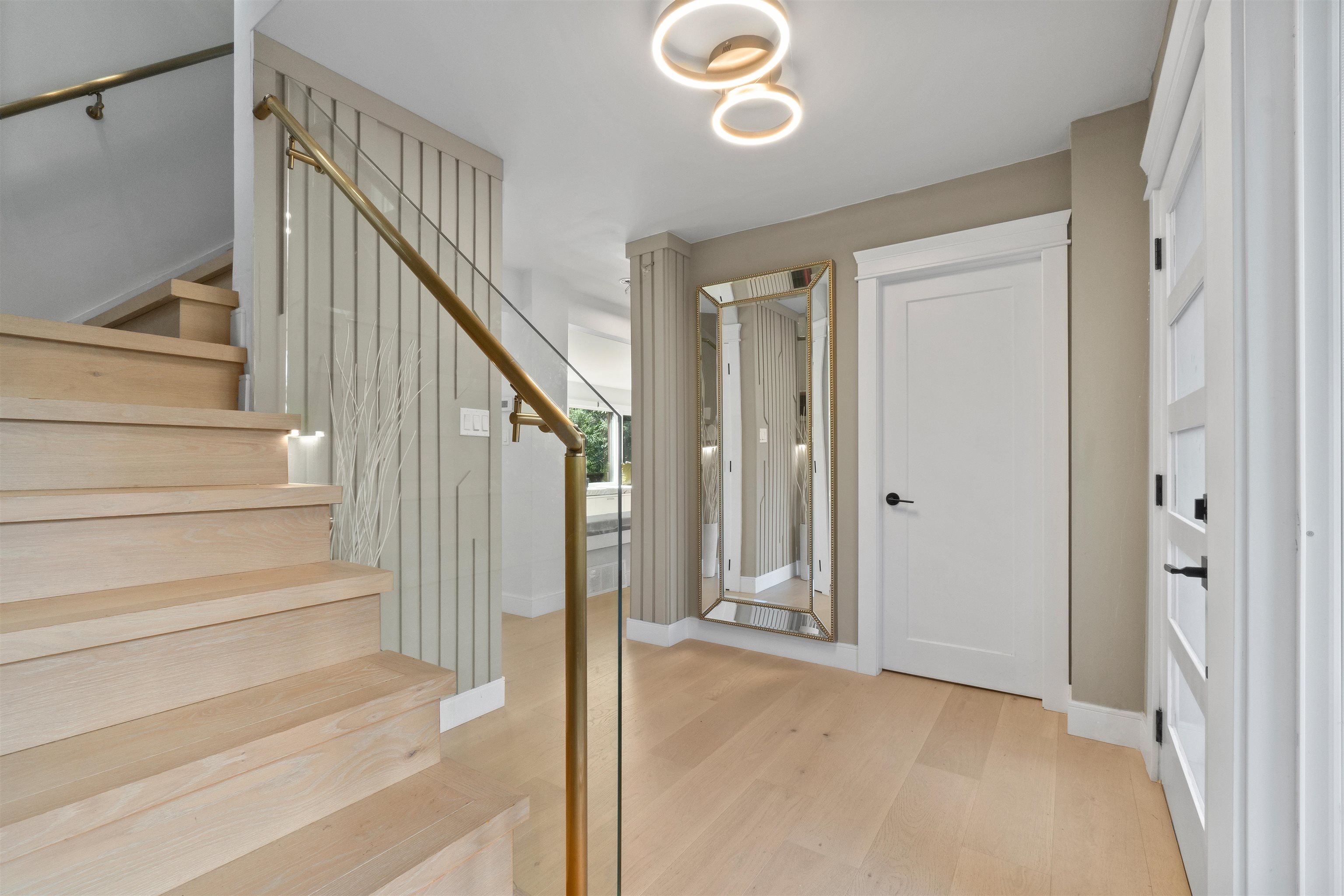 Listing image of 615 E KINGS ROAD
