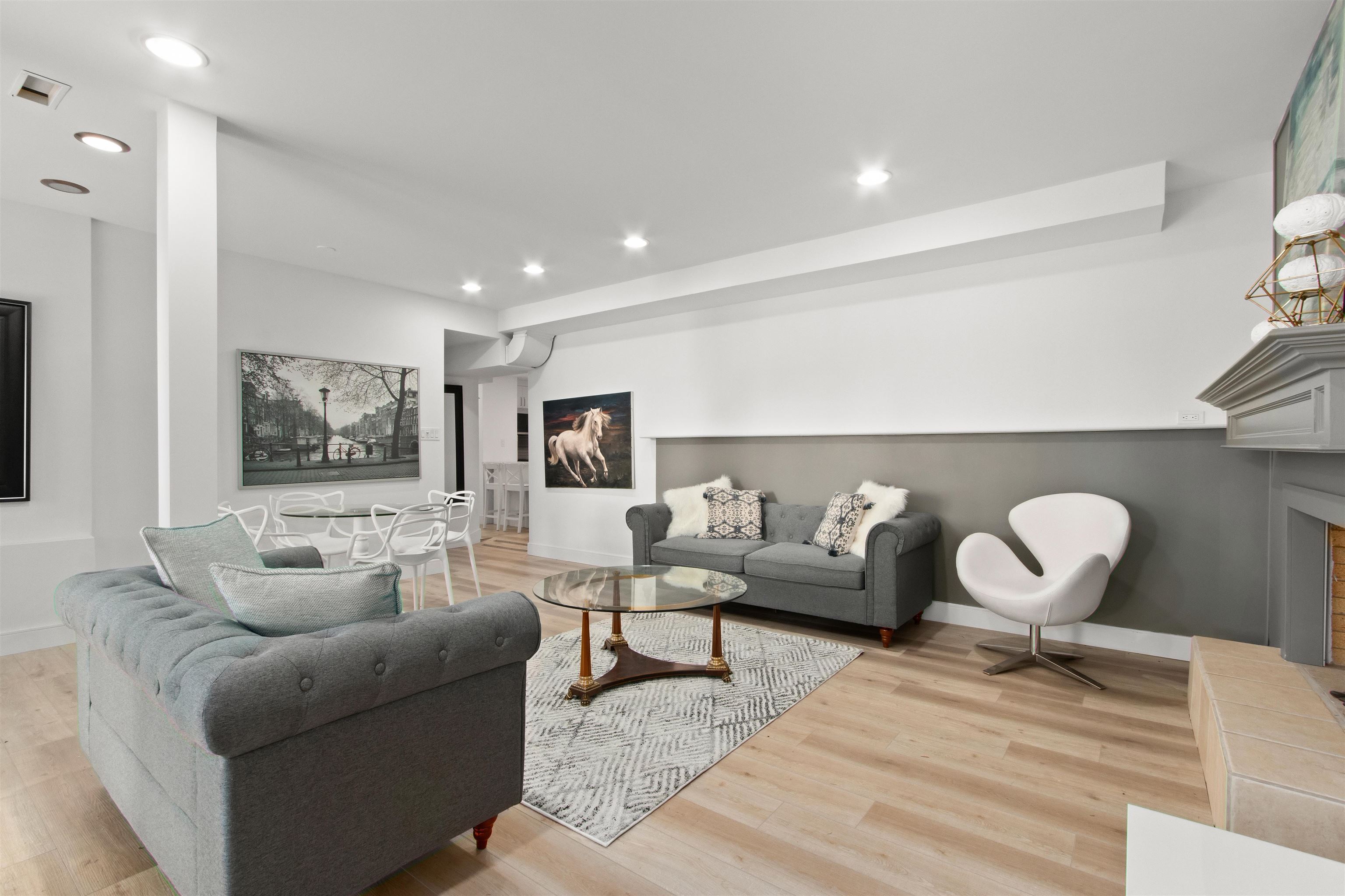 Listing image of 615 E KINGS ROAD