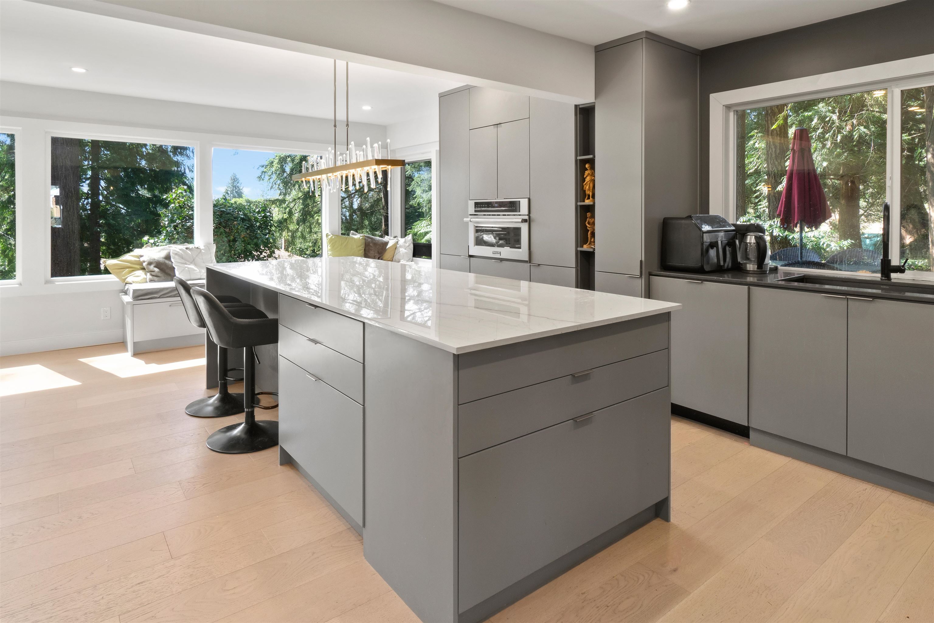 Listing image of 615 E KINGS ROAD