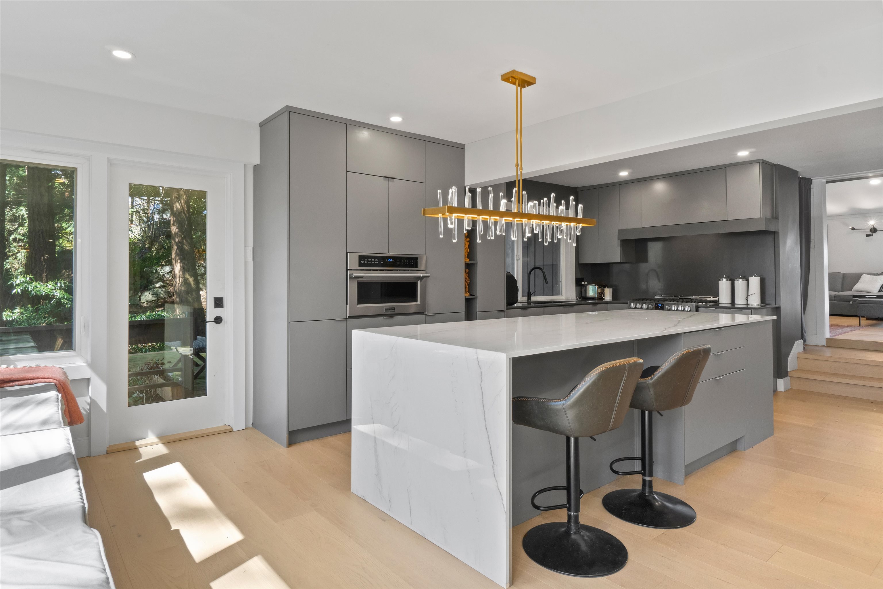 Listing image of 615 E KINGS ROAD