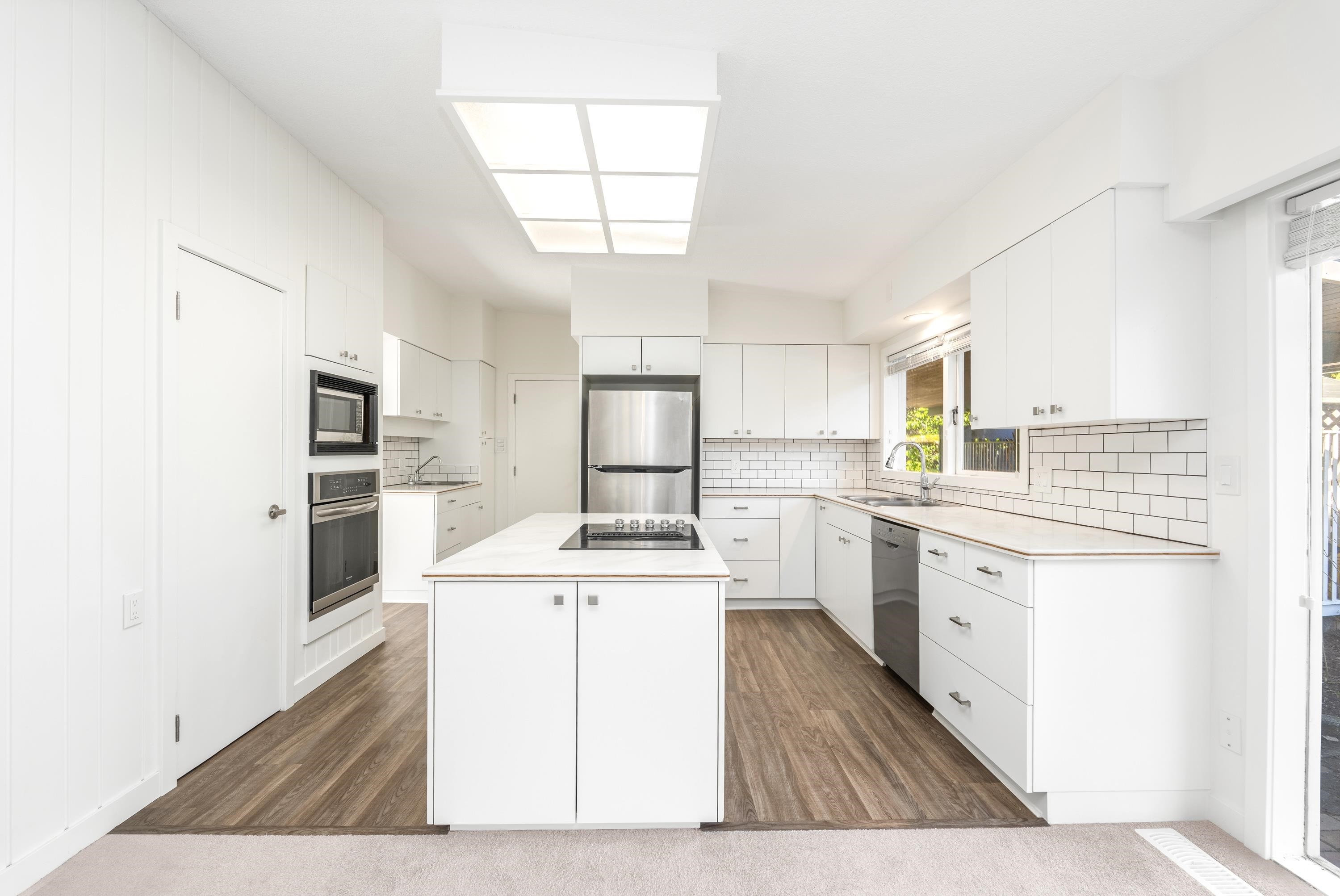 Listing image of 429 NEWLANDS ROAD