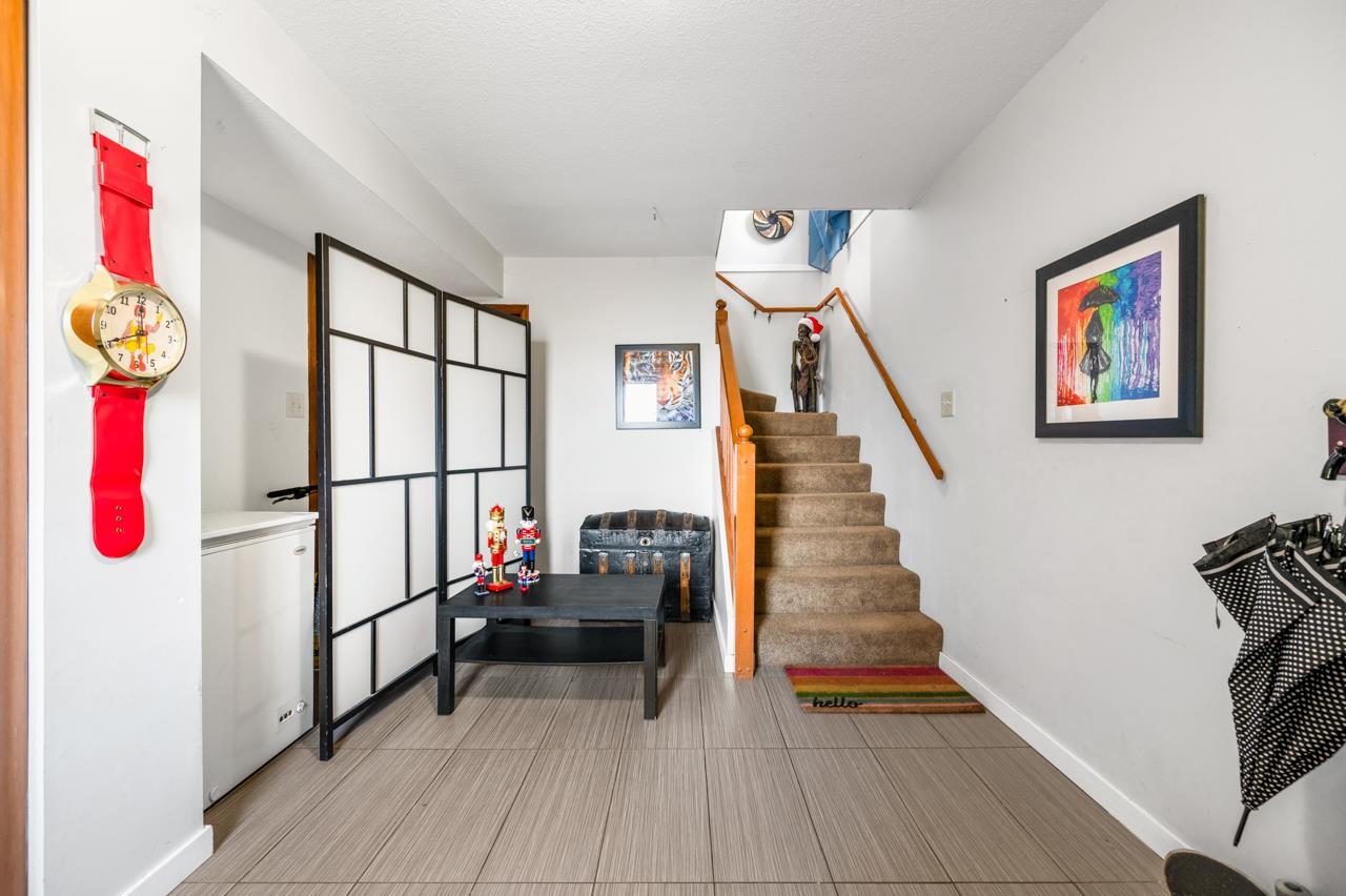 Listing image of 3003 SUNNYHURST ROAD
