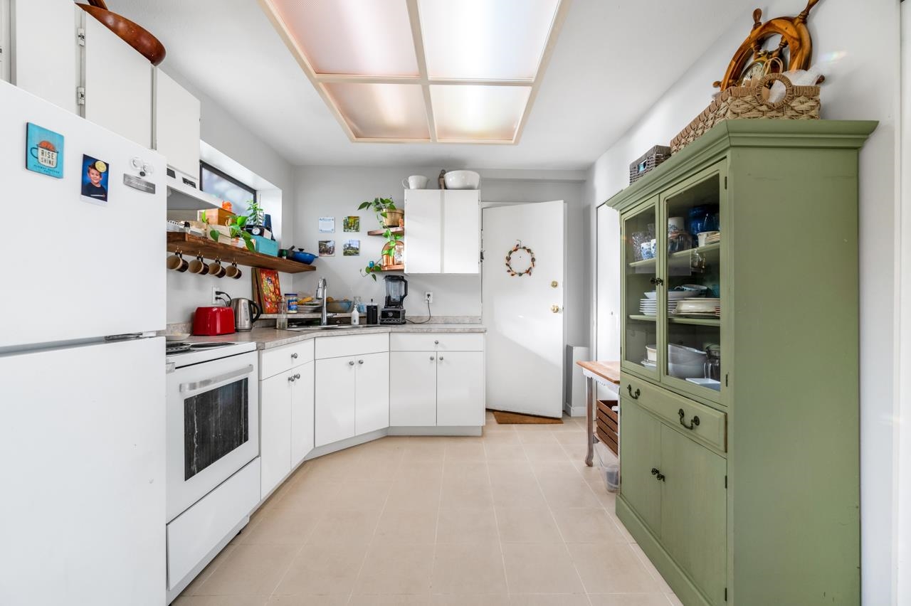 Listing image of 3003 SUNNYHURST ROAD