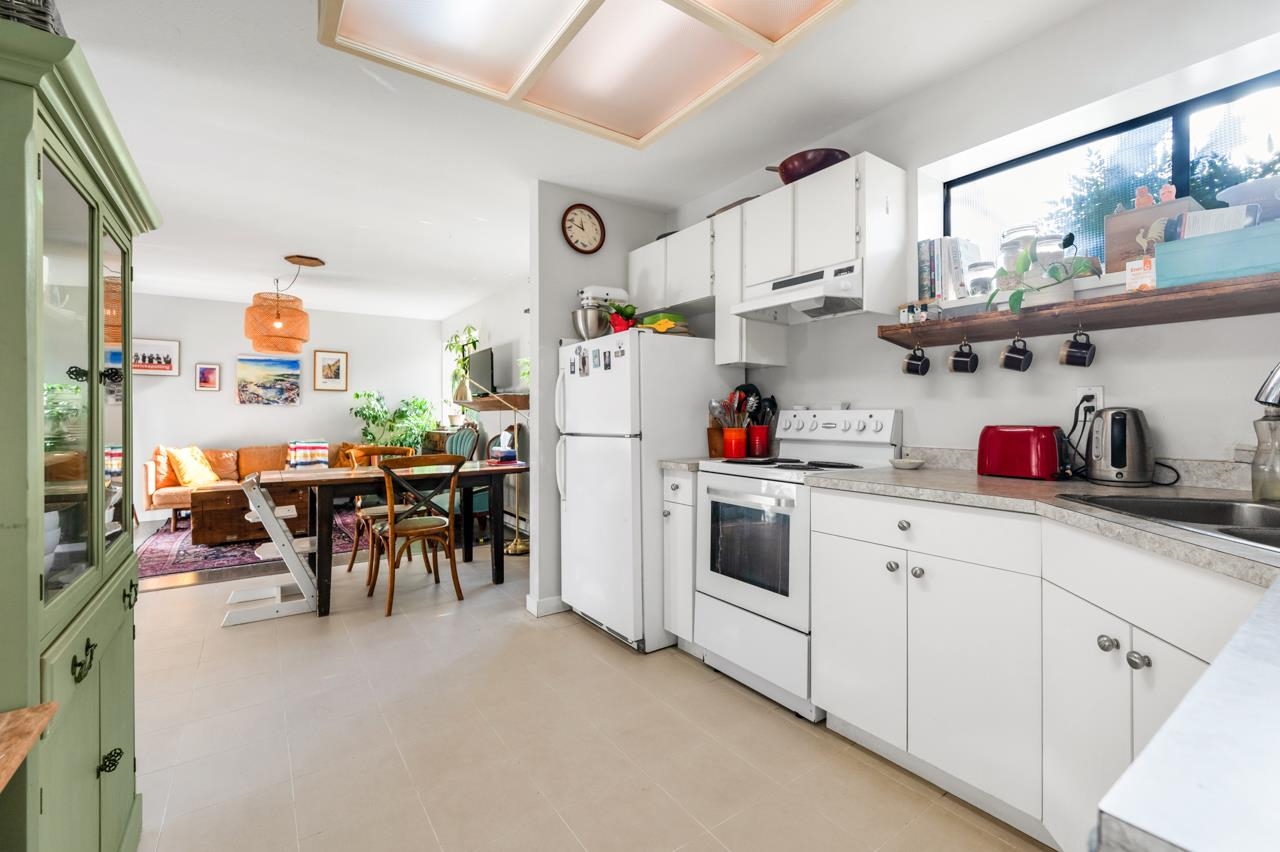 Listing image of 3003 SUNNYHURST ROAD