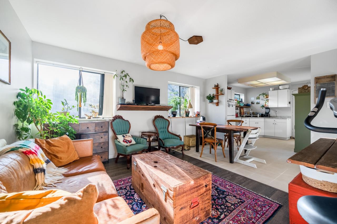 Listing image of 3003 SUNNYHURST ROAD