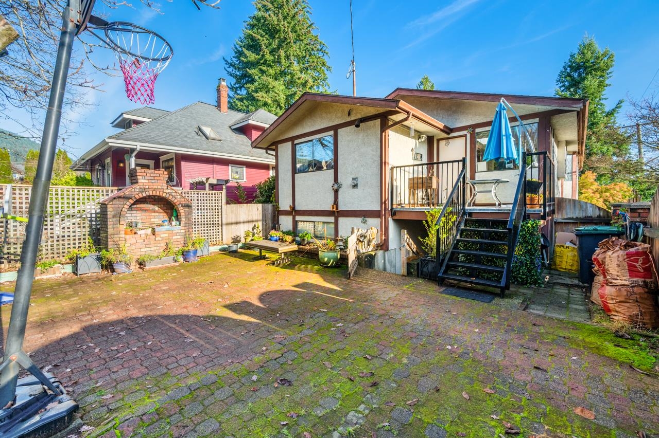 Listing image of 3003 SUNNYHURST ROAD