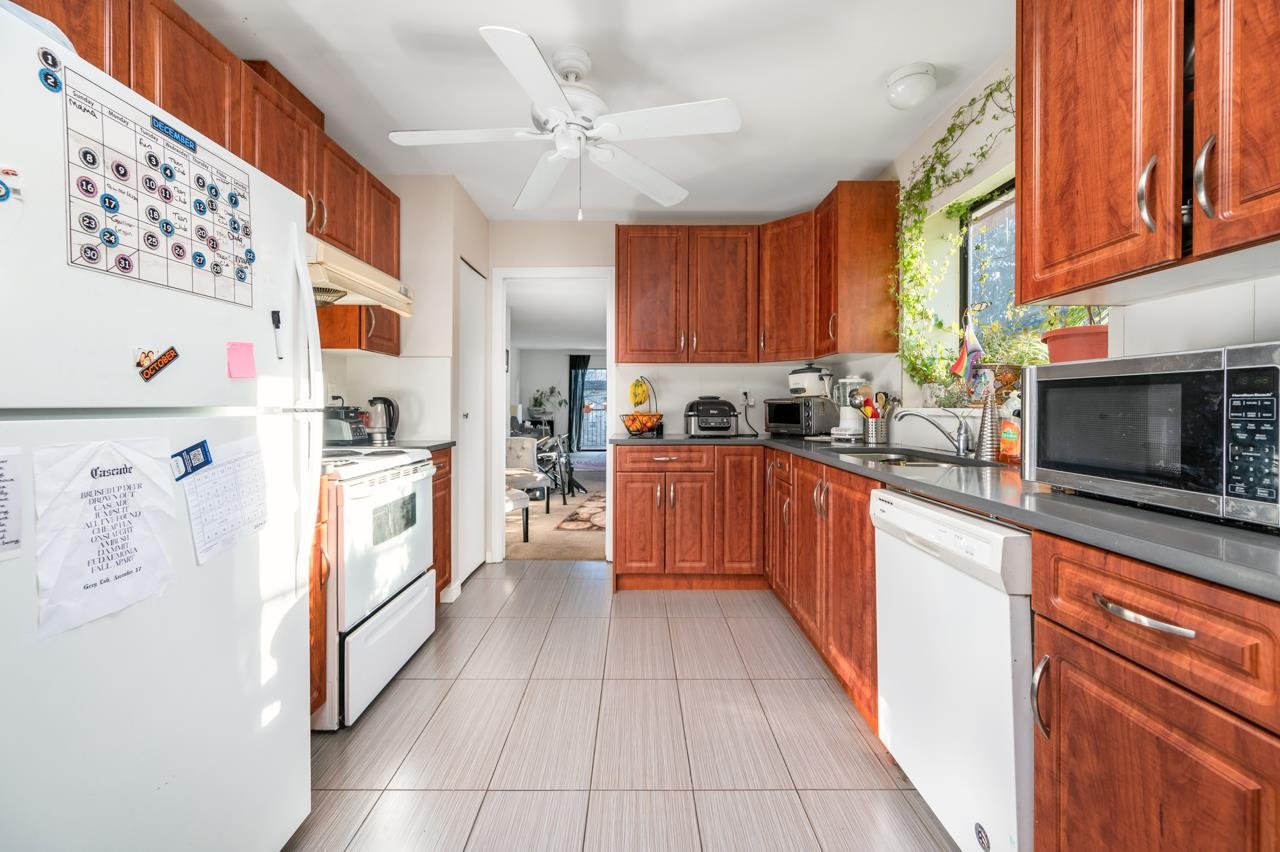 Listing image of 3003 SUNNYHURST ROAD