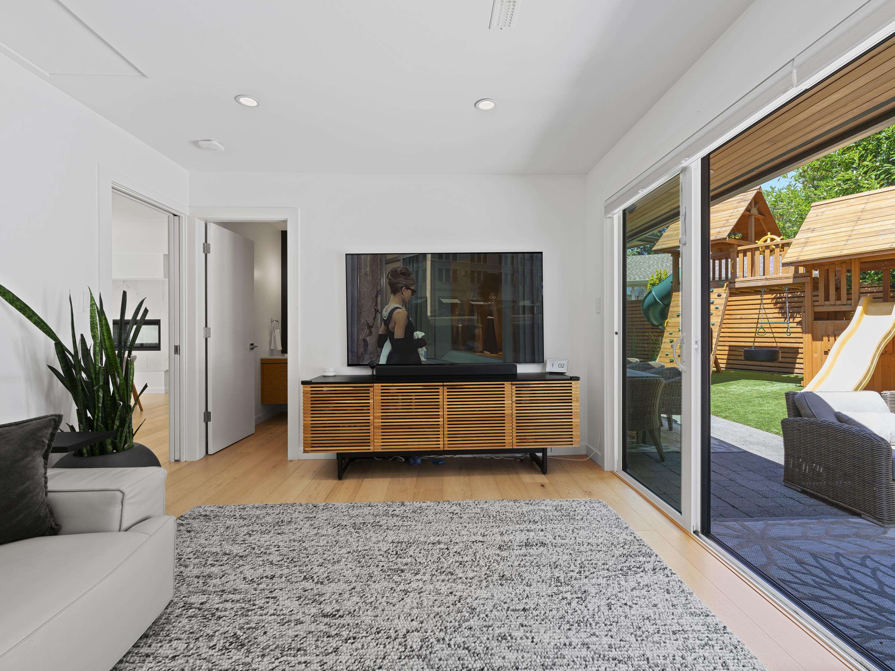 Listing image of 3404 AYR AVENUE