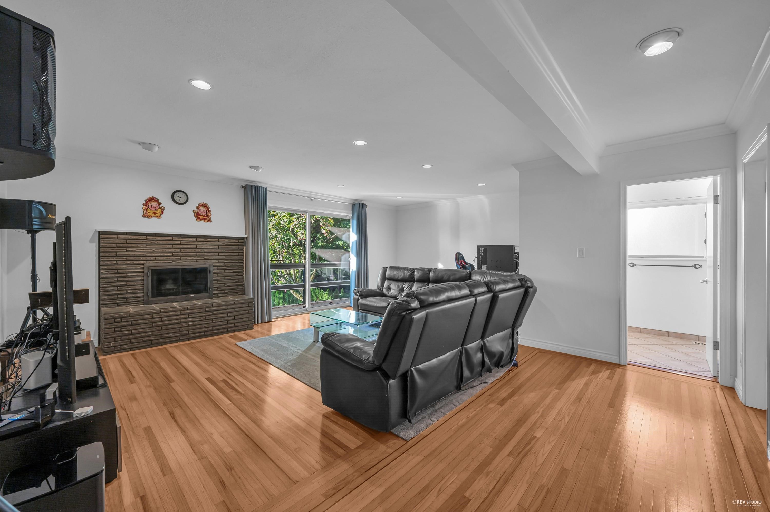 Listing image of 310 MACBETH CRESCENT