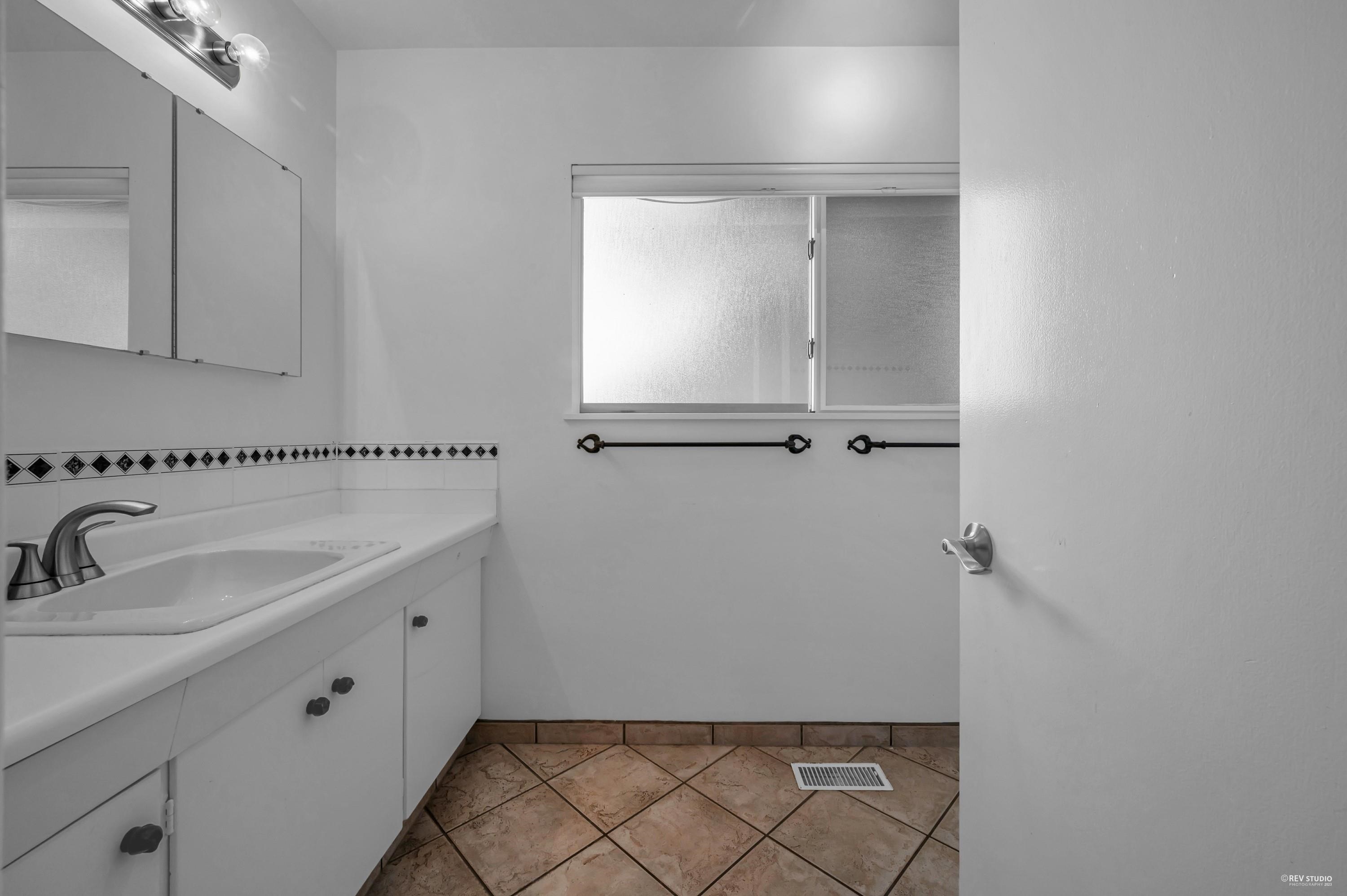 Listing image of 310 MACBETH CRESCENT