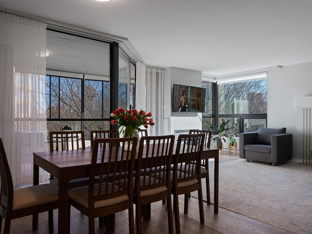Listing image of 203 505 LONSDALE AVENUE