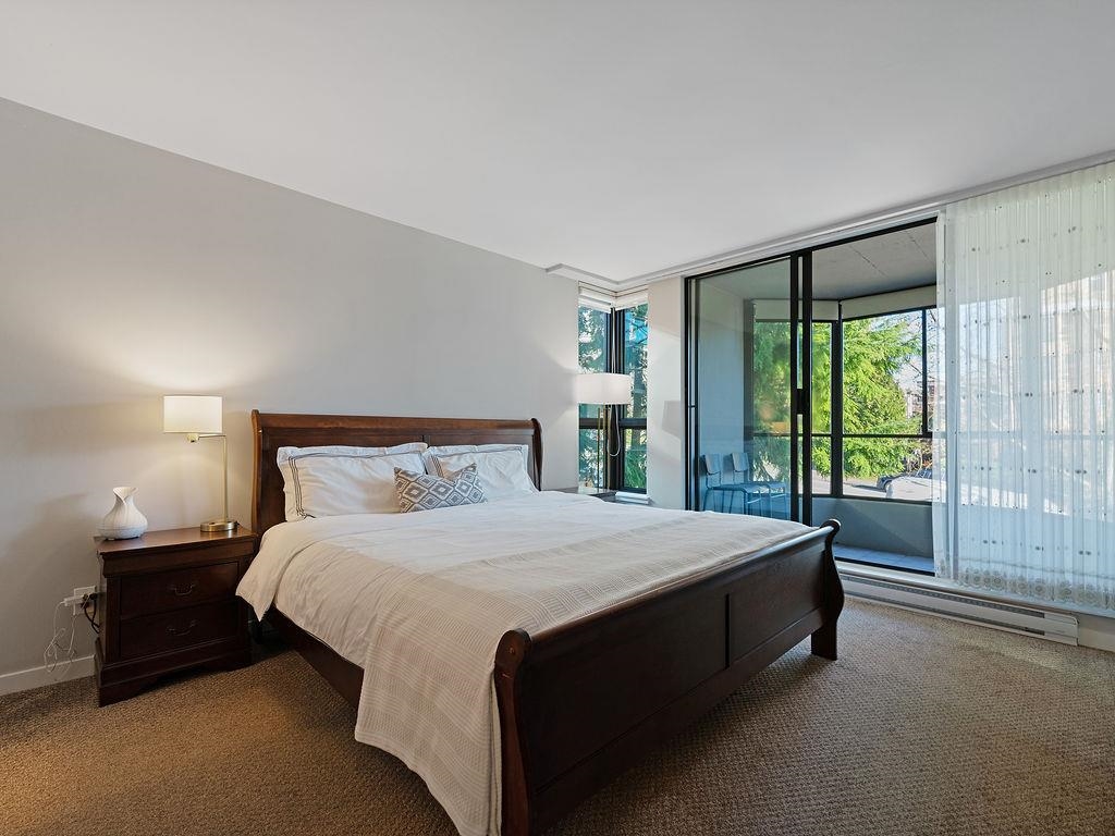 Listing image of 203 505 LONSDALE AVENUE