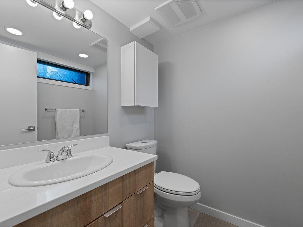 Listing image of 203 505 LONSDALE AVENUE
