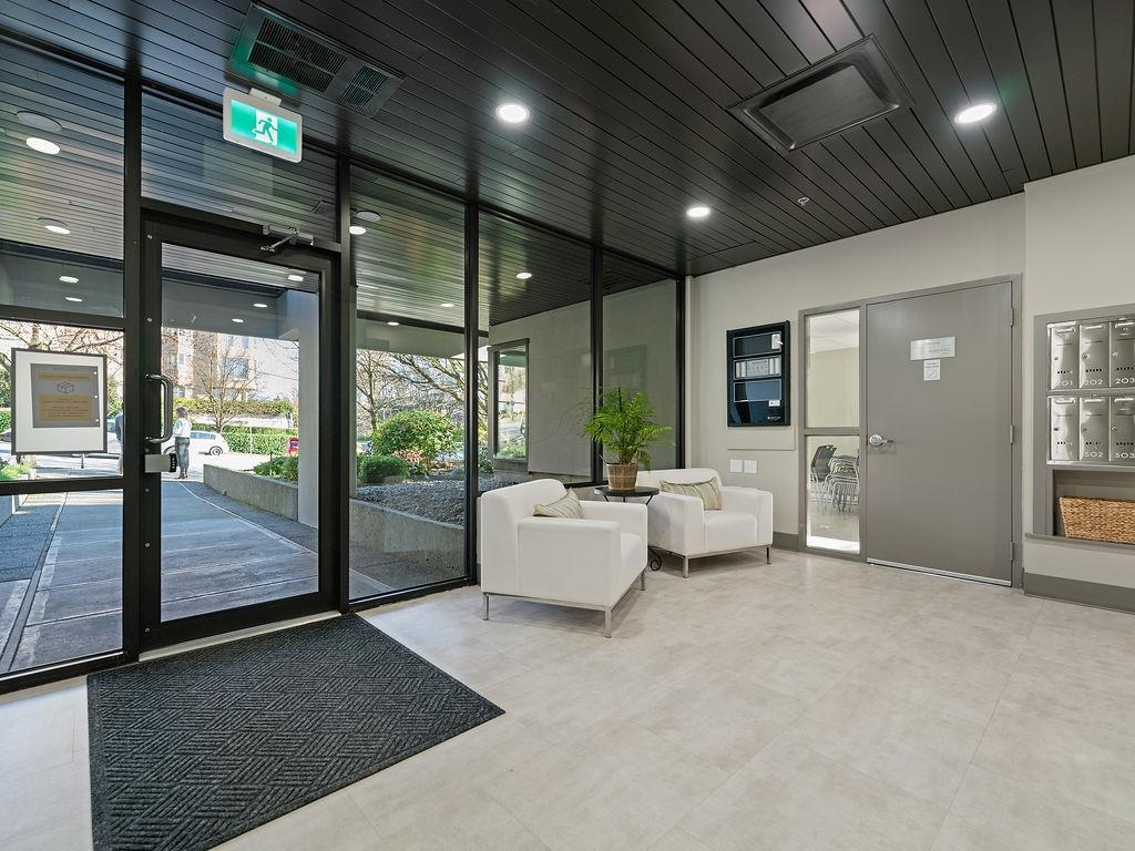 Listing image of 203 505 LONSDALE AVENUE