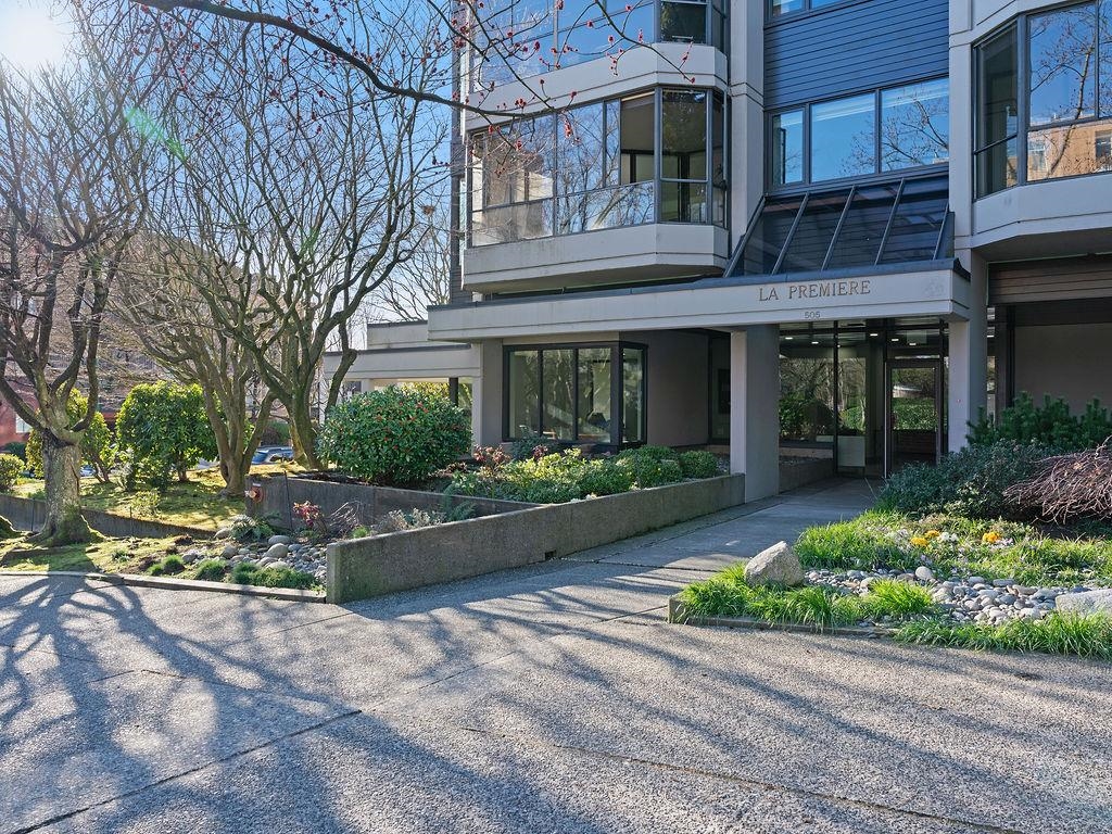 Listing image of 203 505 LONSDALE AVENUE